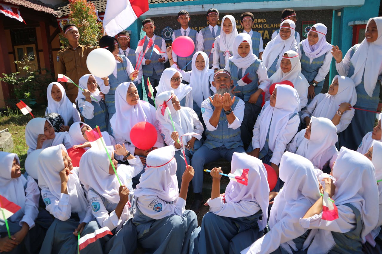 Photo Informasi Lengkap Gaji Guru Naik Non-ASN dan ASN Berdasarkan Golongan